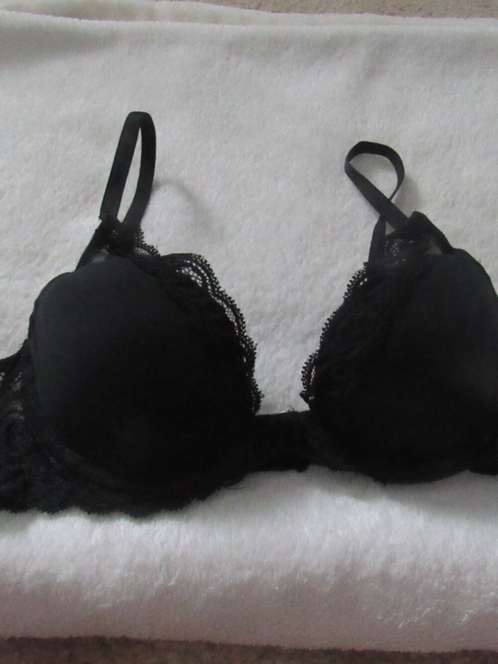 Natori Black Lace Bra Size 36A USED